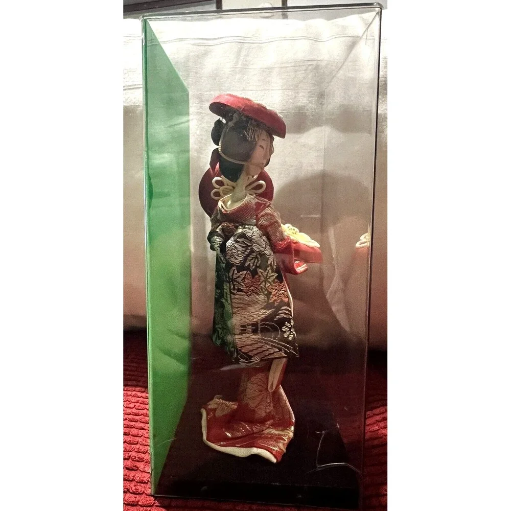 Vintage‎ Japanese Geisha Doll in Plastic Box JAPAN 1975 Wood And Fabric